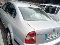 Usata VW Passat 75 CV (55 kW) 2001 Grigio Berlina