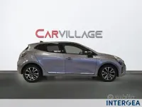Usata Renault Clio V Techno 91 CV (66 kW) 2024 Grigio Berlina