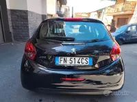 Usata Peugeot 208 82 CV (60 kW) 2018 Nero Utilitaria