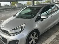 Usata Kia Rio EX 110 CV (80 kW) 2015 Grigio Berlina