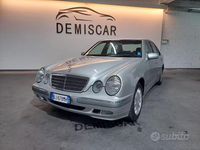 Usata Mercedes E200 Avantgarde 135 CV (99 kW) 2000 Grigio Berlina