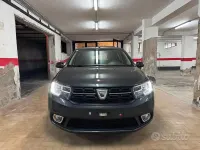 Usata Dacia Sandero Lauréate 73 CV (53 kW) 2018 Grigio Berlina