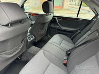Usata Mercedes E200 Elegance 186 CV (136 kW) 2001 Argento Berlina