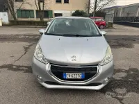 Usata Peugeot 208 95 CV (69 kW) 2014 Grigio Utilitaria