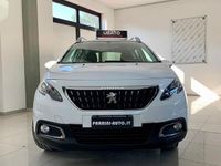 Usata Peugeot 2008 Active 83 CV (61 kW) 2019 Bianco pastello SUV