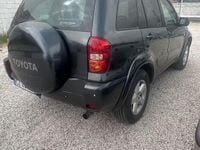 Usata Toyota RAV4 116 CV (85 kW) 2006 Grigio SUV