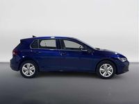 Usata VW Golf VIII Life 110 CV (80 kW) 2024 Atlantic blue metallizzato Berlina
