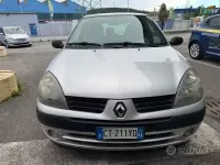 Usata Renault Clio II 58 CV (42 kW) 2005 Grigio Berlina