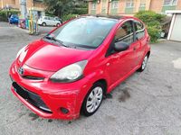 Usata Toyota Aygo Connect Style 68 CV (50 kW) 2014 Rosso Utilitaria