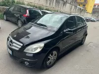 Usata Mercedes B160 95 CV (69 kW) 2011 Nero Utilitaria