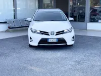 Usata Toyota Auris Hybrid 99 CV (72 kW) 2015 Bianco Station wagon