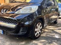 Käytetty Peugeot 107 68 HP (50 kW) 2009 Musta Viistoperä