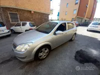 Usata Opel Astra 110 CV (80 kW) 2009 Giallo Berlina