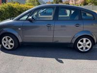 Usata Audi A2 75 CV (55 kW) 2004 Grigio Utilitaria
