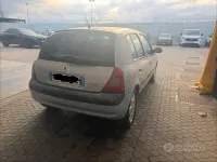 Usata Renault Clio 100 CV (73 kW) 2005 Grigio Utilitaria