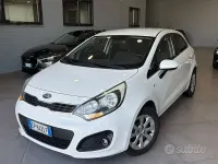 Usata Kia Rio EX 90 CV (66 kW) 2012 Bianco Berlina