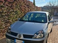 Usata Renault Clio II Privilege 75 CV (55 kW) 2002 Grigio Utilitaria
