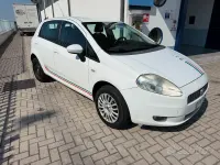 Usata Fiat Grande Punto Dynamic 69 CV (50 kW) 2009 Bianco Utilitaria