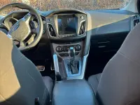 Usata Ford Focus Individual 163 CV (119 kW) 2012 Grigio Station wagon