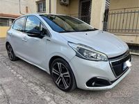 Usata Peugeot 208 GT-line 120 CV (88 kW) 2016 Utilitaria