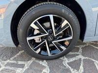 Usata Opel Corsa 101 CV (74 kW) 2024 Grigio / pastello Berlina