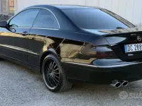 Usata Mercedes CLK220 Avantgarde 150 CV (110 kW) 2006 Nero Coupé