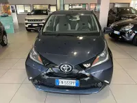 Usata Toyota Aygo Cool 69 CV (50 kW) 2018 Blu scuro metalizzato Utilitaria