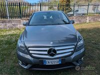 Usata Mercedes B200 156 CV (114 kW) 2012 Grigio Monovolume