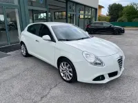 Usata Alfa Romeo Giulietta Exclusive 105 CV (77 kW) 2012 Bianco Utilitaria