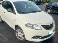 Begagnad Lancia Ypsilon Gold 69 HK (50 kW) 2017 Vit Halvkombi
