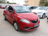 Usata Lancia Ypsilon Gold 95 CV (69 kW) 2017 Rosso Utilitaria