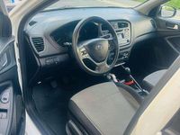 Käytetty Hyundai i20 Comfort 77 HP (56 kW) 2016 Sedan