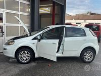 Usata Fiat Grande Punto 60 CV (44 kW) 2013 Bianco Utilitaria