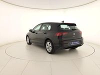 Usata VW Golf VIII Life 116 CV (85 kW) 2025 Grenadill black metallizzato Berlina