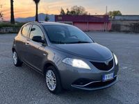 Usata Lancia Ypsilon Gold 85 CV (62 kW) 2017 Grigio Utilitaria