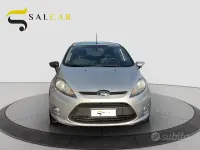 Usata Ford Fiesta Titanium 82 CV (60 kW) 2012 Grigio Berlina