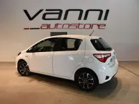 Usata Toyota Yaris Hybrid Active 101 CV (74 kW) 2019 Bianco Berlina