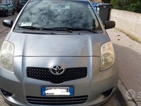 Usata Toyota Yaris 2006 Grigio Utilitaria