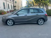 Usata Mercedes B180 Executive 109 CV (80 kW) 2019 Grigio Utilitaria