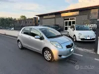 Usata Toyota Yaris 69 CV (50 kW) 2008 Grigio Utilitaria