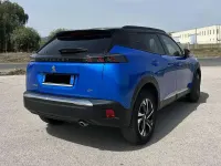 Usata Peugeot 2008 GT 131 CV (96 kW) 2023 Blu/azzurro SUV