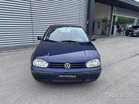 Usata VW Golf IV Highline 101 CV (74 kW) 2001 Blu Berlina