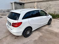 Usata Mercedes B200 Premium 136 CV (100 kW) 2012 Bianco Utilitaria