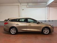 Usata Ford Focus Business Edition 120 CV (88 kW) 2019 Oro Station wagon