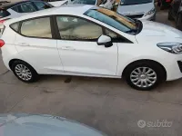 Usata Ford Fiesta Titanium 75 CV (55 kW) 2022 Bianco Utilitaria