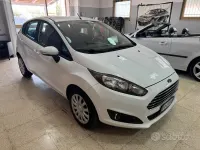 Usata Ford Fiesta 95 CV (69 kW) 2016 Bianco Utilitaria