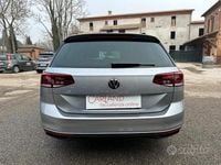 Usata VW Passat Business 150 CV (110 kW) 2023 Grigio Station wagon