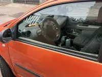 Usata Renault Twingo Komfort 75 CV (55 kW) 2008 Arancione Utilitaria