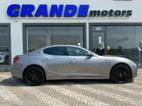 Usata Maserati Ghibli 349 CV (256 kW) 2022 Argento luna Berlina