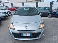 Usata Renault Clio II 75 CV (55 kW) 2011 Argento Berlina